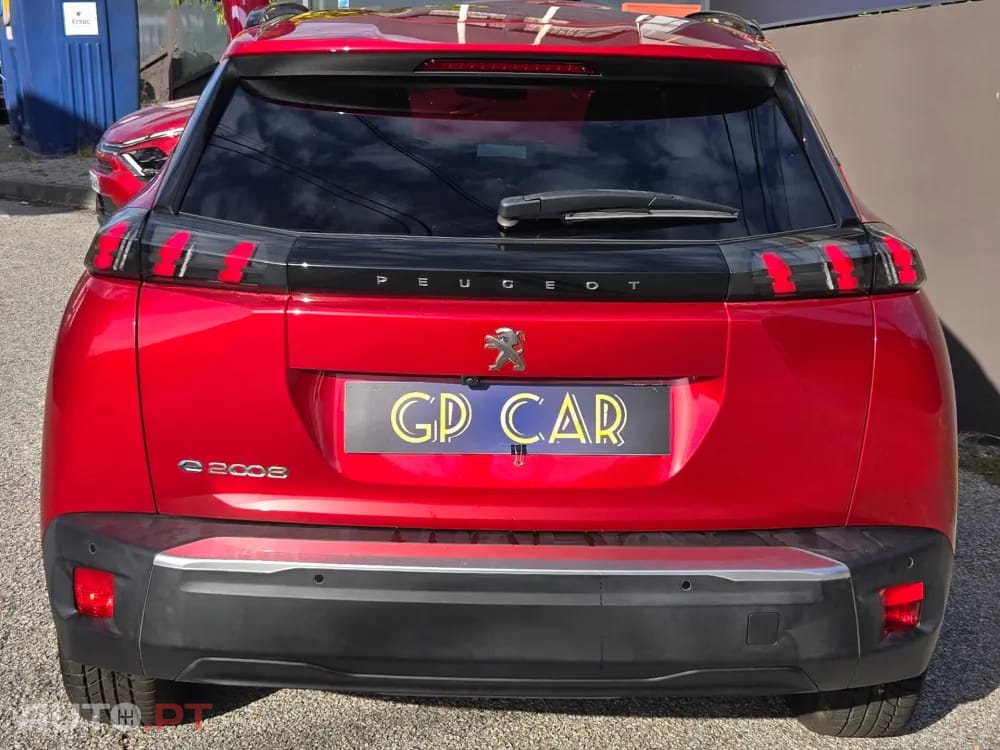 Peugeot E-2008 50 kWh Allure Pack