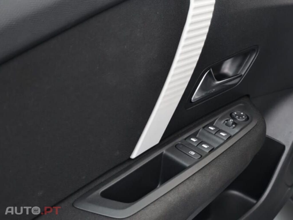 Citroen C4 X 1.2 Hybrid Plus e-DSC6 I.V.A DEDUTIVEL