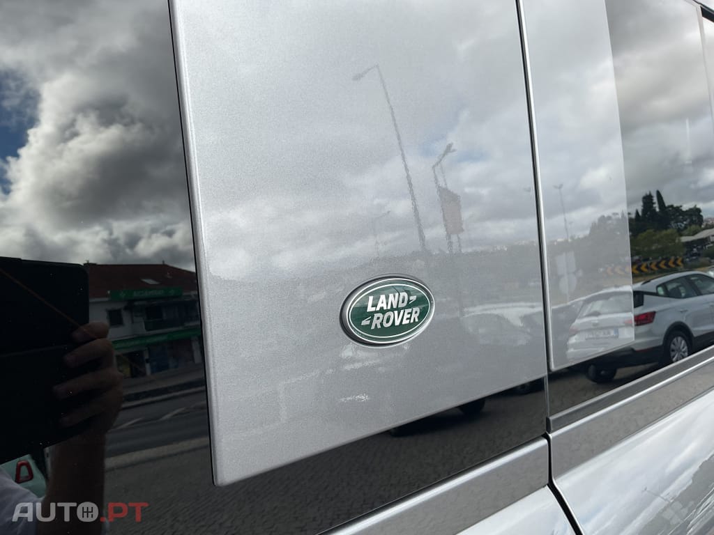 Land Rover Defender 3.0 D250 110 AWD X-Dynamic SE