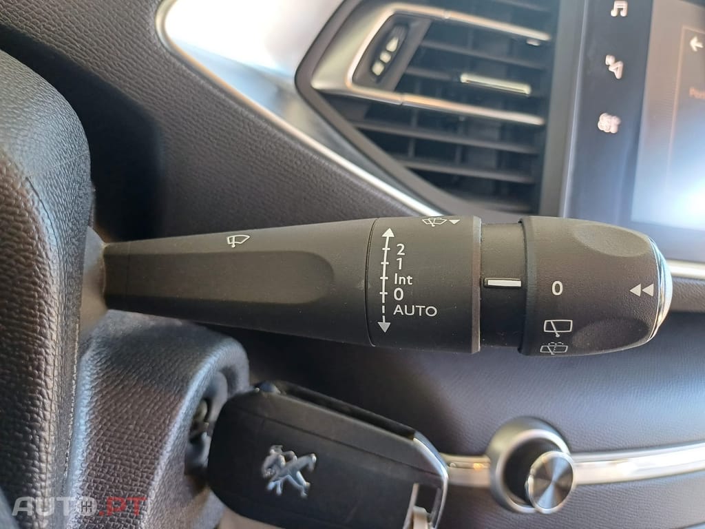 Peugeot 308 SW 1.5 BlueHDi Style J17