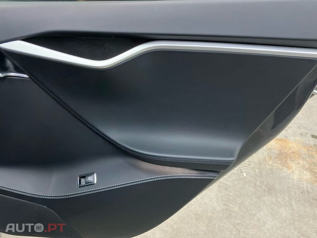 Tesla Model S 75D