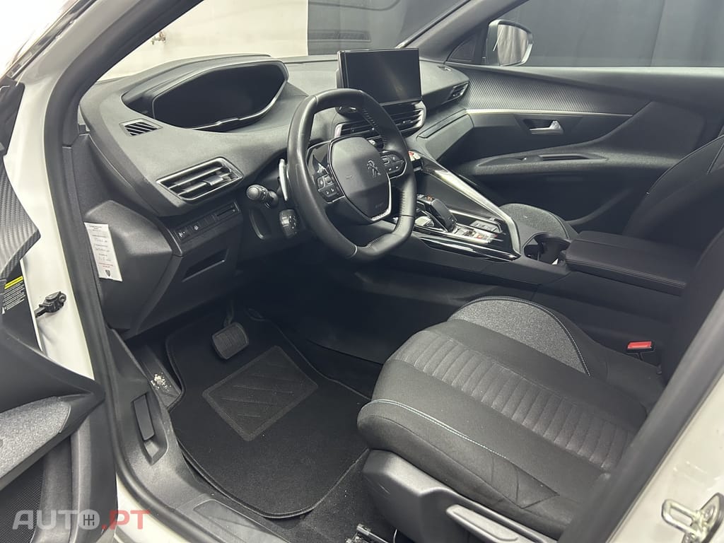 Peugeot 3008 1.2 PureTech Allure EAT8