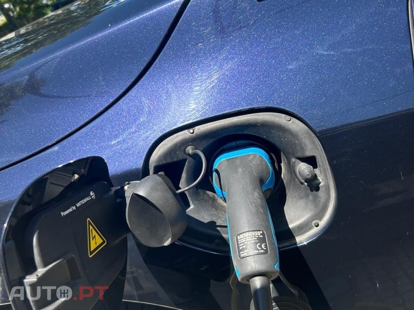 Volvo V60 2.4 D6 Momentum AWD Phev