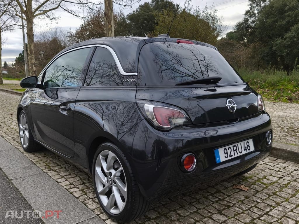 Opel Adam 1.0 T Black Jack
