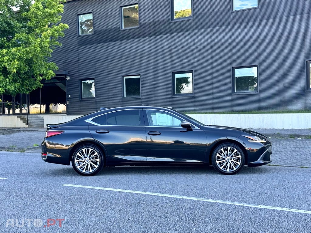 Lexus ES Executive+