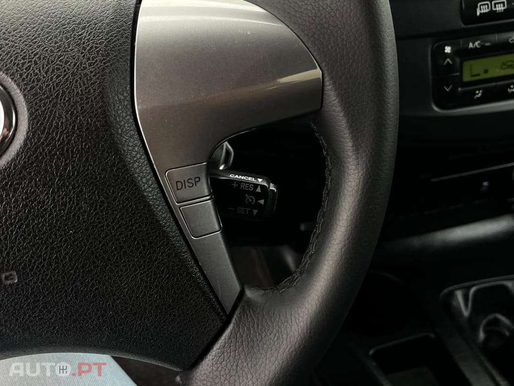 Toyota Hilux 3.0 D-4D 4WD CD Tracker CA