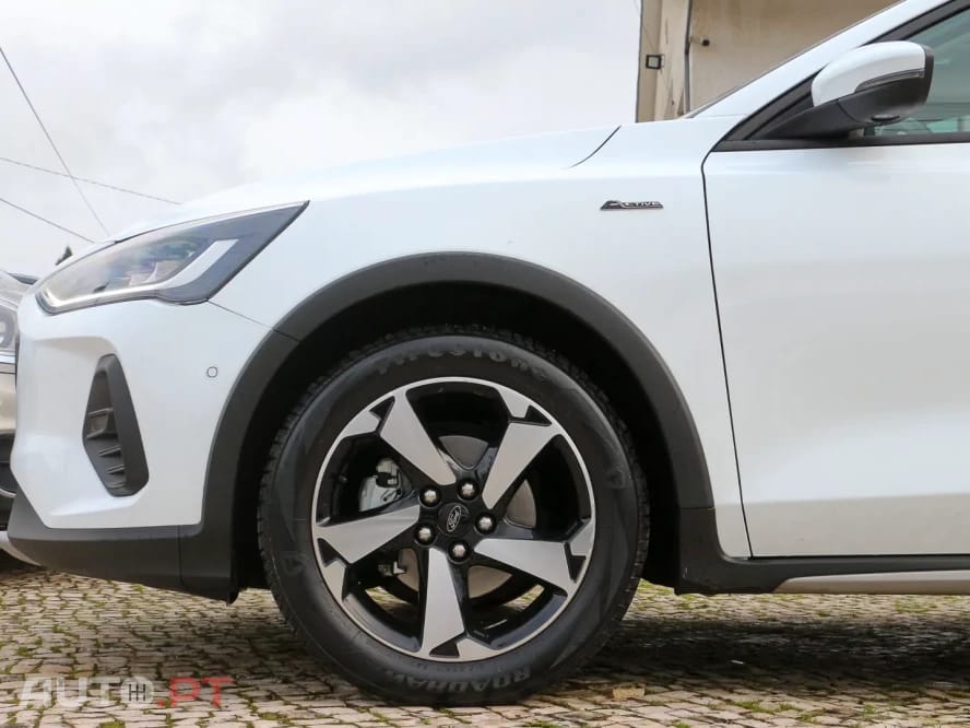 Ford Focus 1.0 EcoBoost MHEV Active Style SIP — fotografia 8