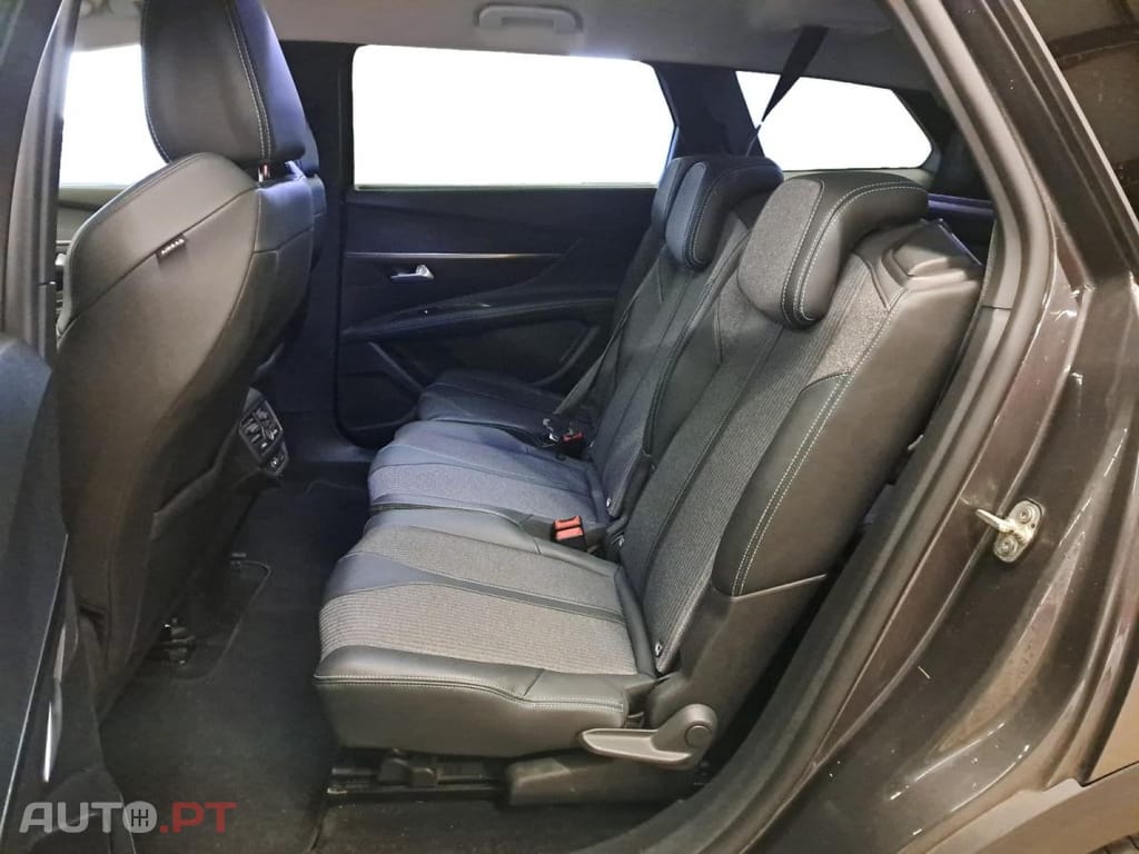 Peugeot 5008 1.5 BlueHDi Allure EAT8