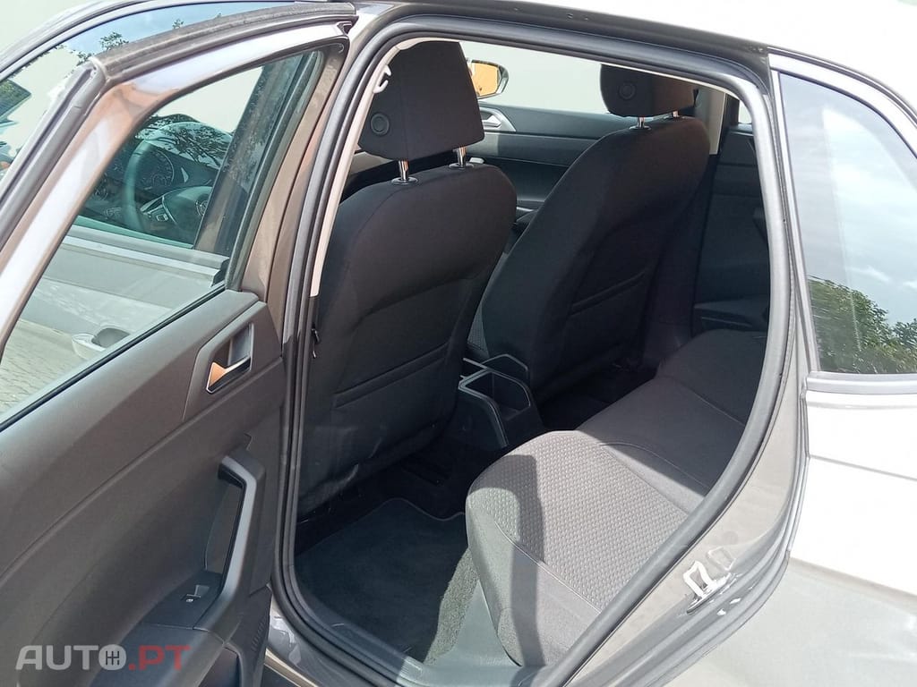 Volkswagen Polo 1.0 TSI Confortline DSG