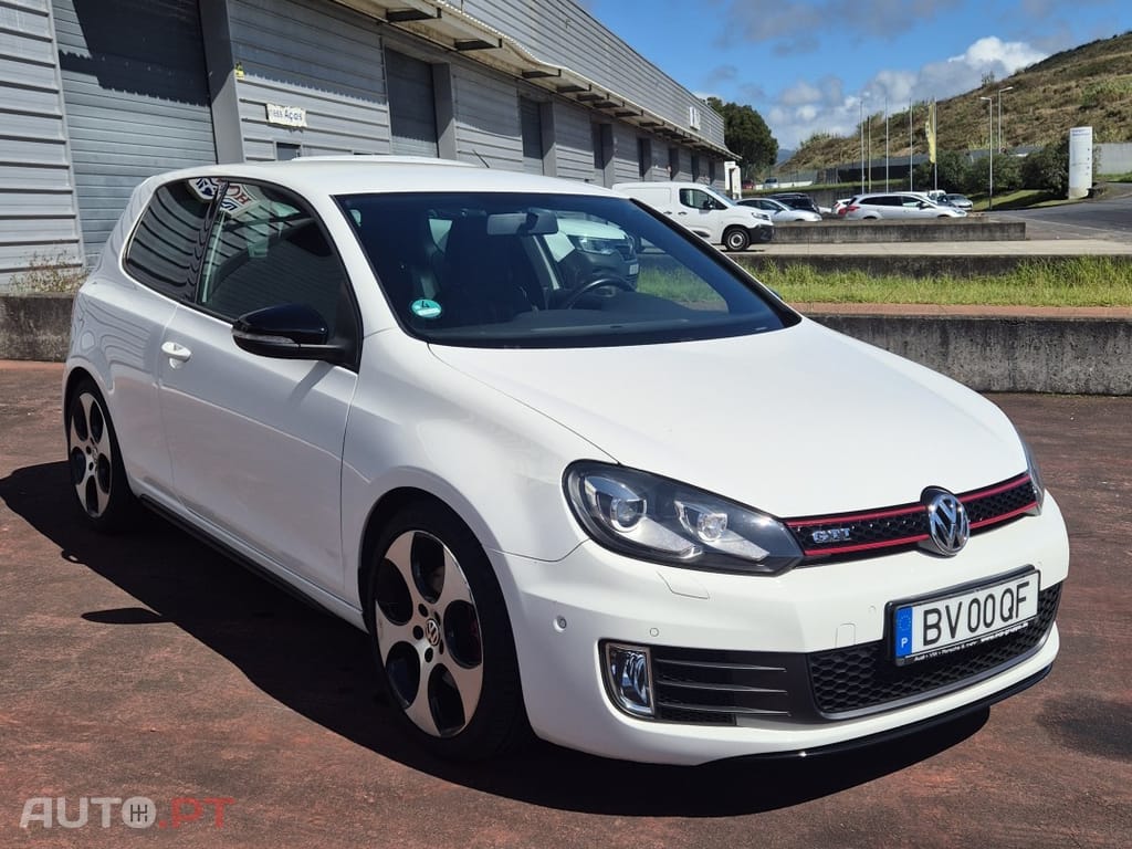 Volkswagen Golf 2.0 TSI GTI