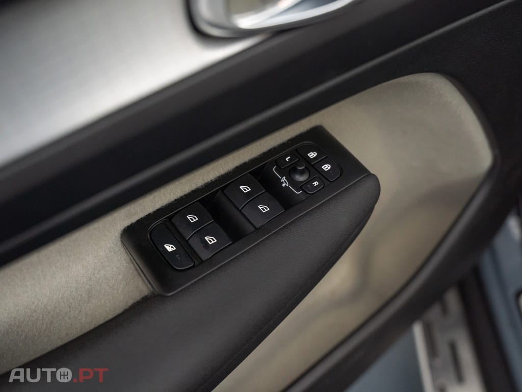 Volvo XC40 1.5 T5 PHEV Inscription Expression