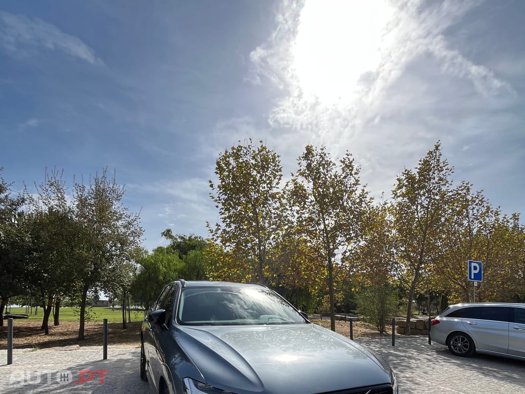 Volvo XC60 T6 PHEV 2.0 R-DESIGN