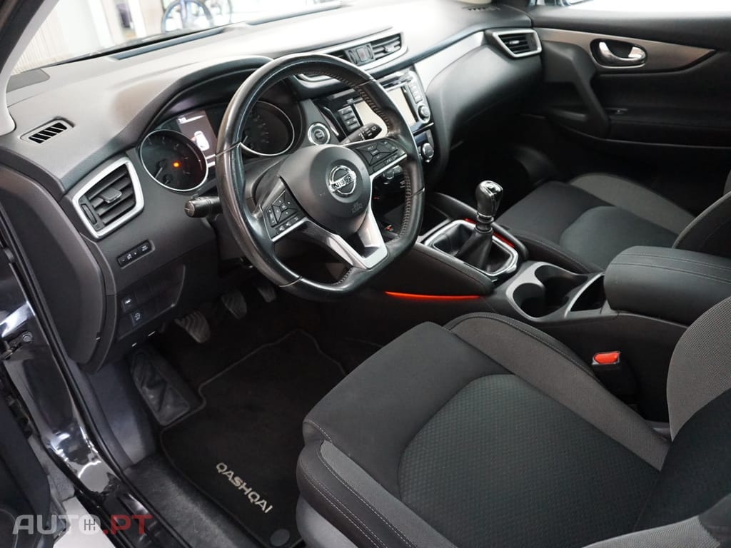 Nissan Qashqai 1.2 DIG-T N-Connecta 18