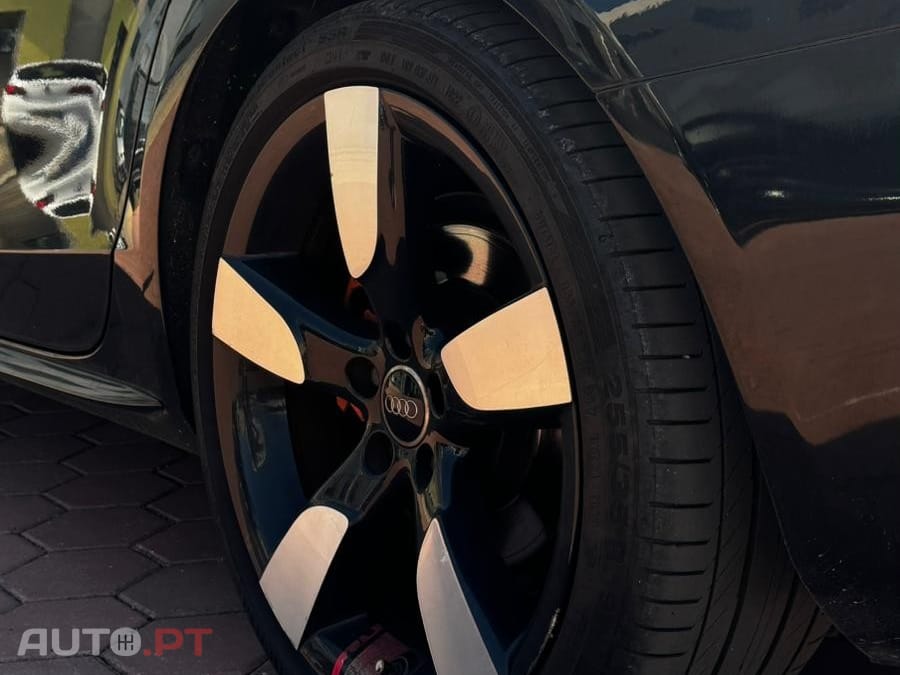 Audi A4 Avant 2.0 TDi S-line