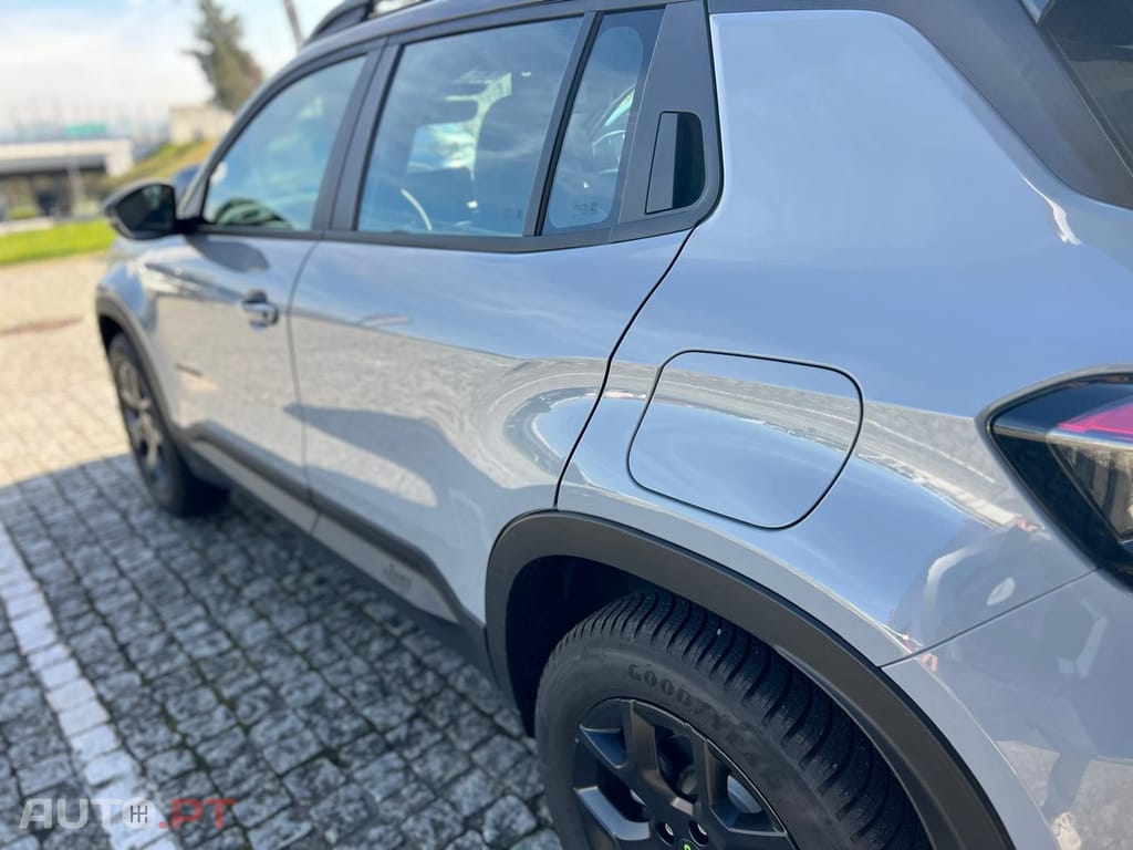 Jeep Avenger 1.2 4xe Hybrid eAWD Upland