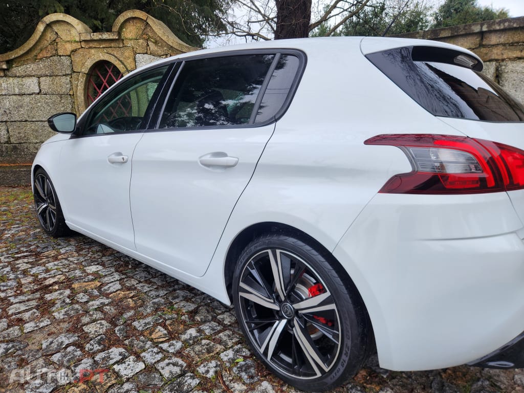 Peugeot 308 1.5 BlueHDi Business Line