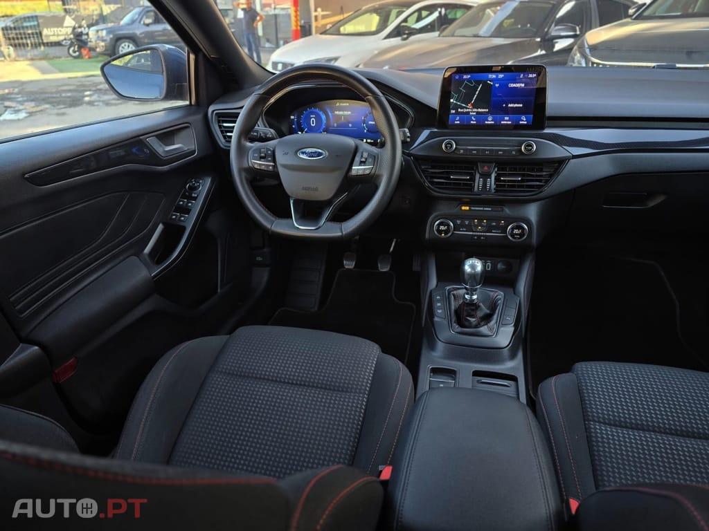 Ford Focus 1.0 EcoBoost Hybrid ST-LINE