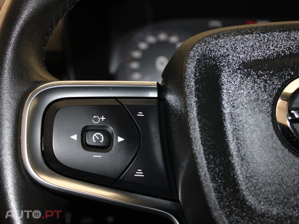 Volvo XC40 1.5 T2 MOMENTUM