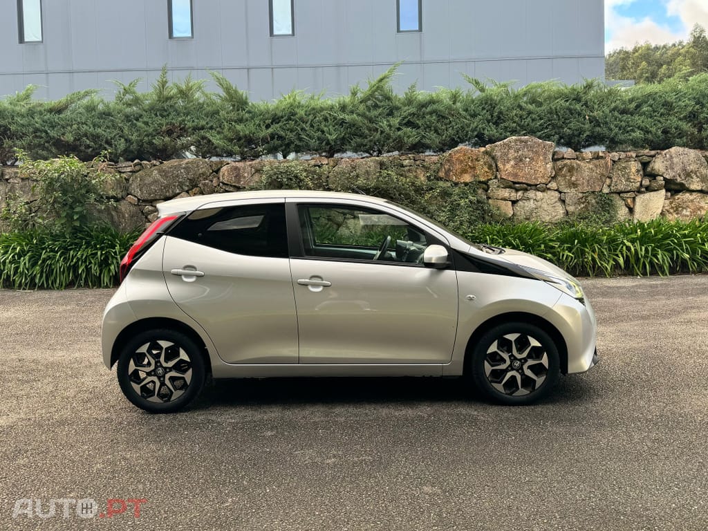 Toyota Aygo 1.0 X-Play Plus
