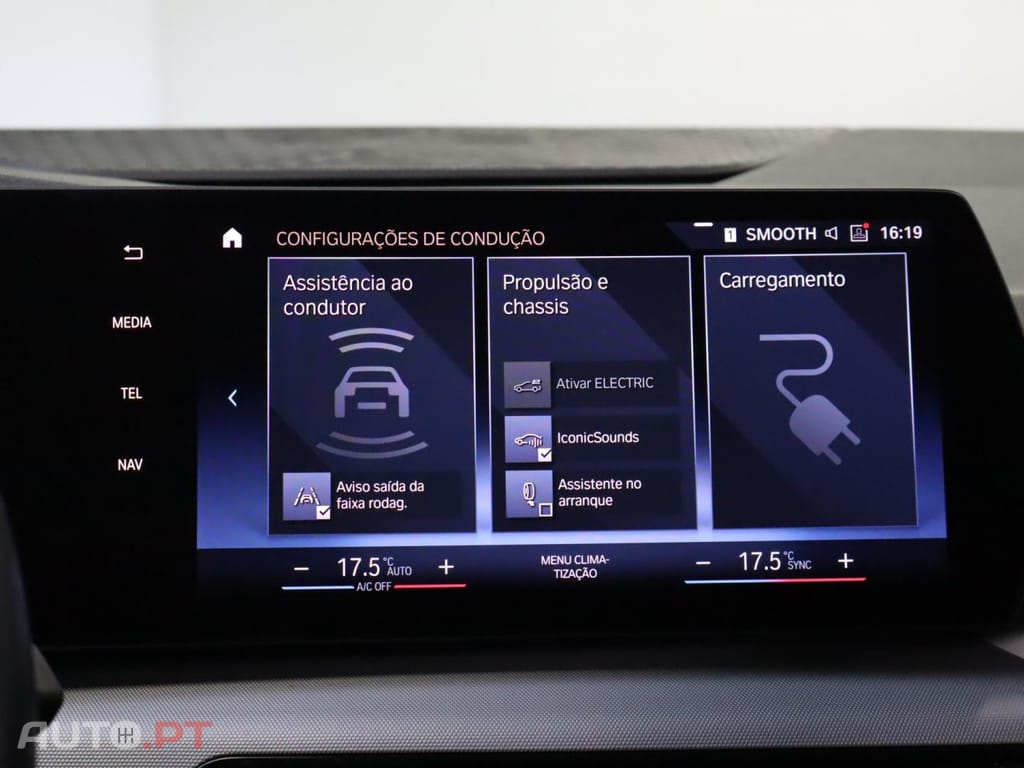 BMW 225 xe Auto