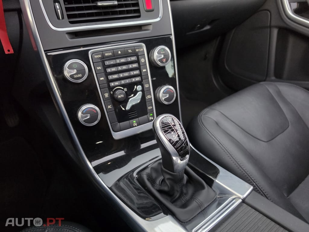 Volvo V60 Cross Country 2.0 D3 Summum Geartronic