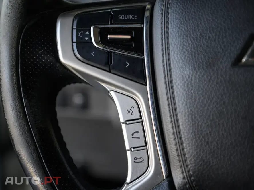 Mitsubishi L200 2.4 DI-D CD Invite Space Cab 3L 4WD