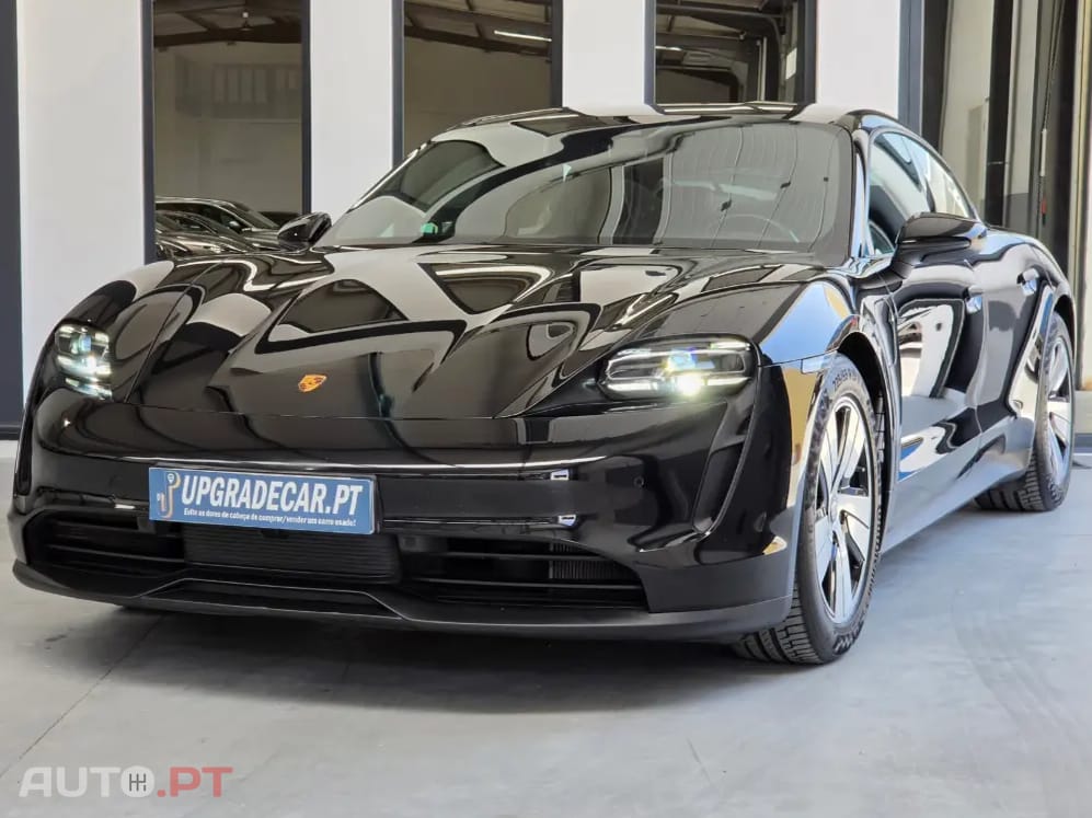 Porsche Taycan 4