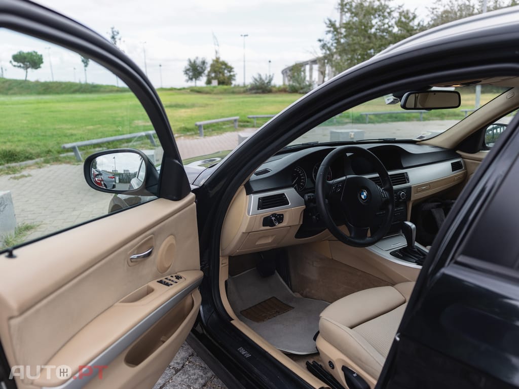 BMW 320 BMW 320d Touring Automatic