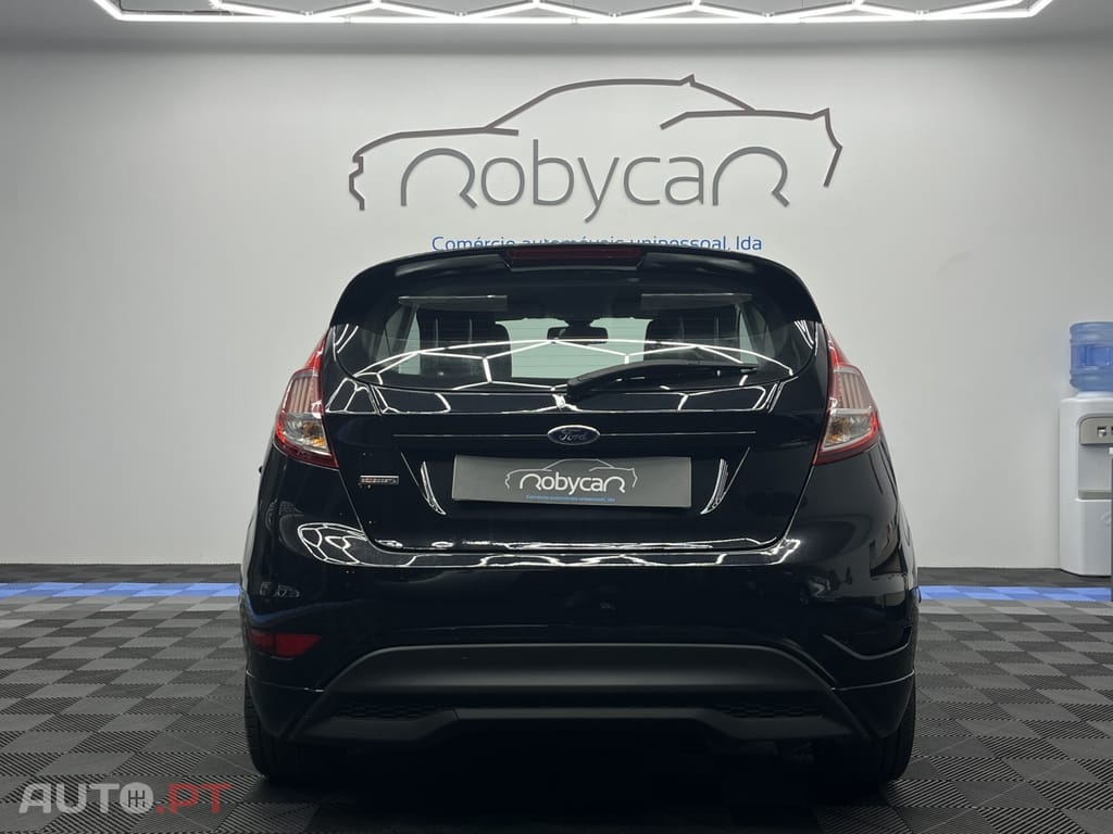 Ford Fiesta 1.0 T EcoBoost STLine Black&RED