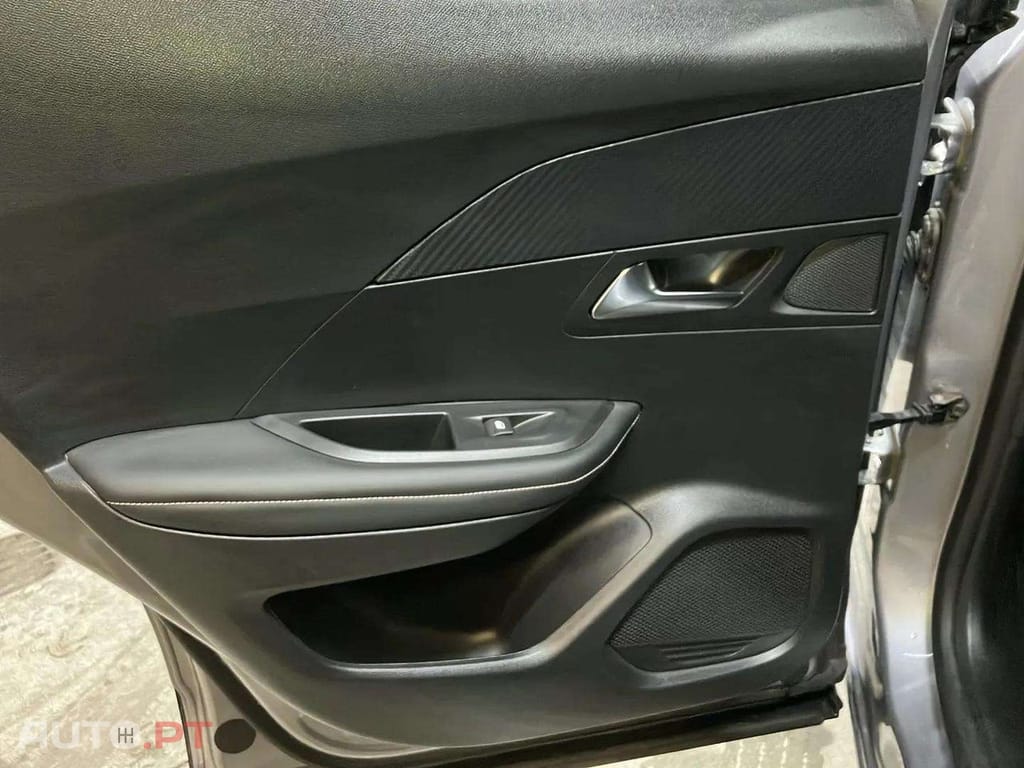 Peugeot 2008 1.2 PureTech Allure EAT8