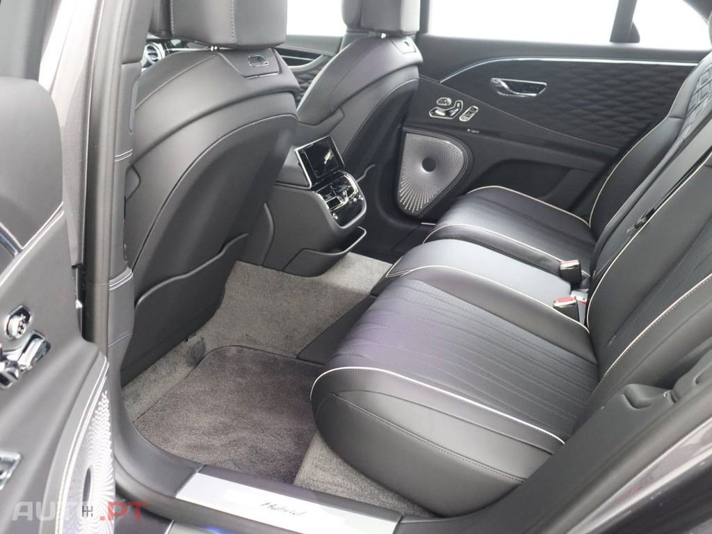 Bentley Flying Spur V6 Hybrid