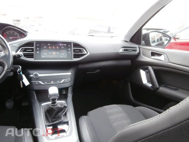 Peugeot 308 BlueHDi 130 Black Edition
