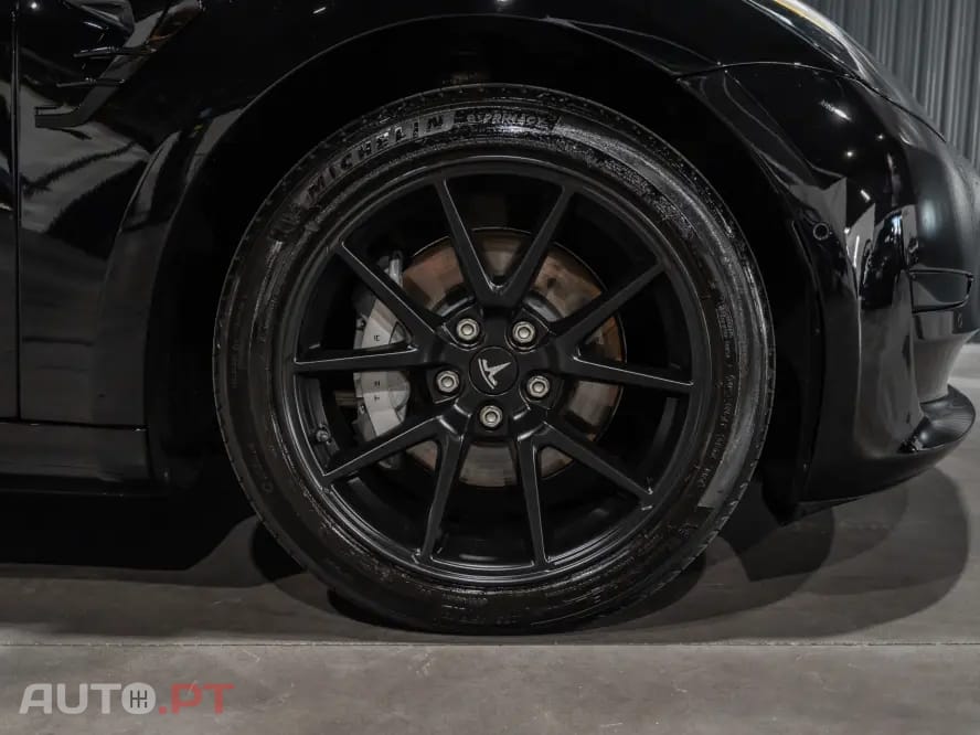 Tesla Model 3 Standard Range Plus RWD