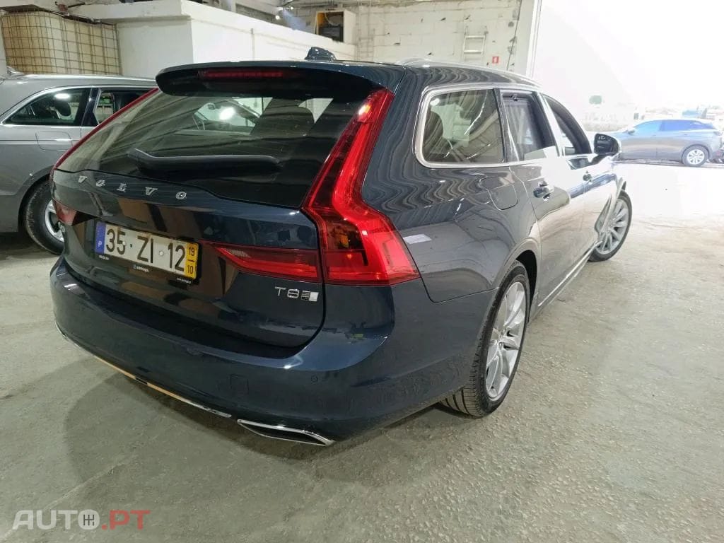 Volvo V90 2.0 T8 Momentum Plus AWD Geartronic