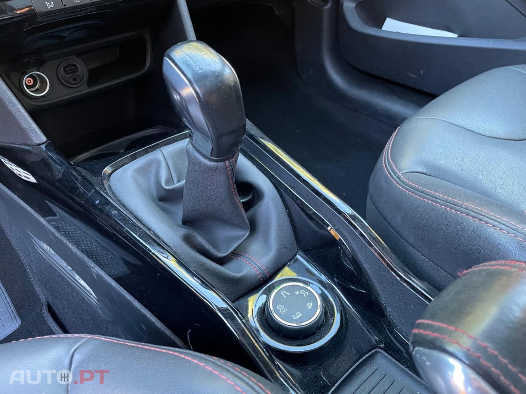 Peugeot 2008 1.2 e-THP GT Line