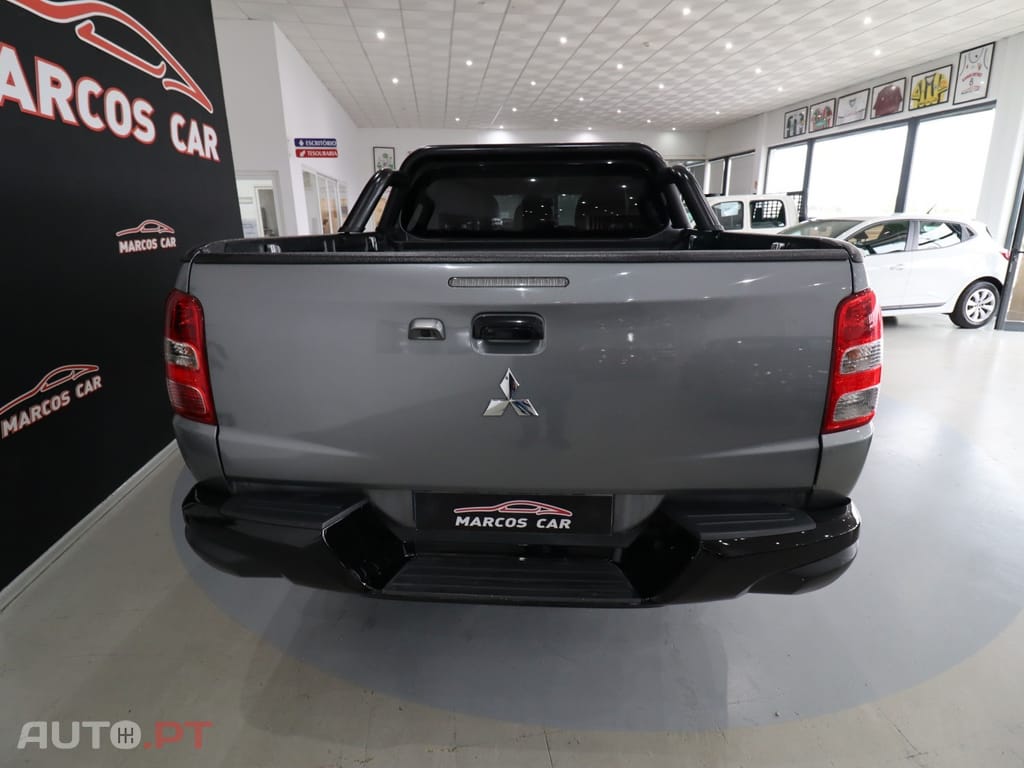 Mitsubishi L200 2.4 DI-D CD Invite Strakar Look 4WD