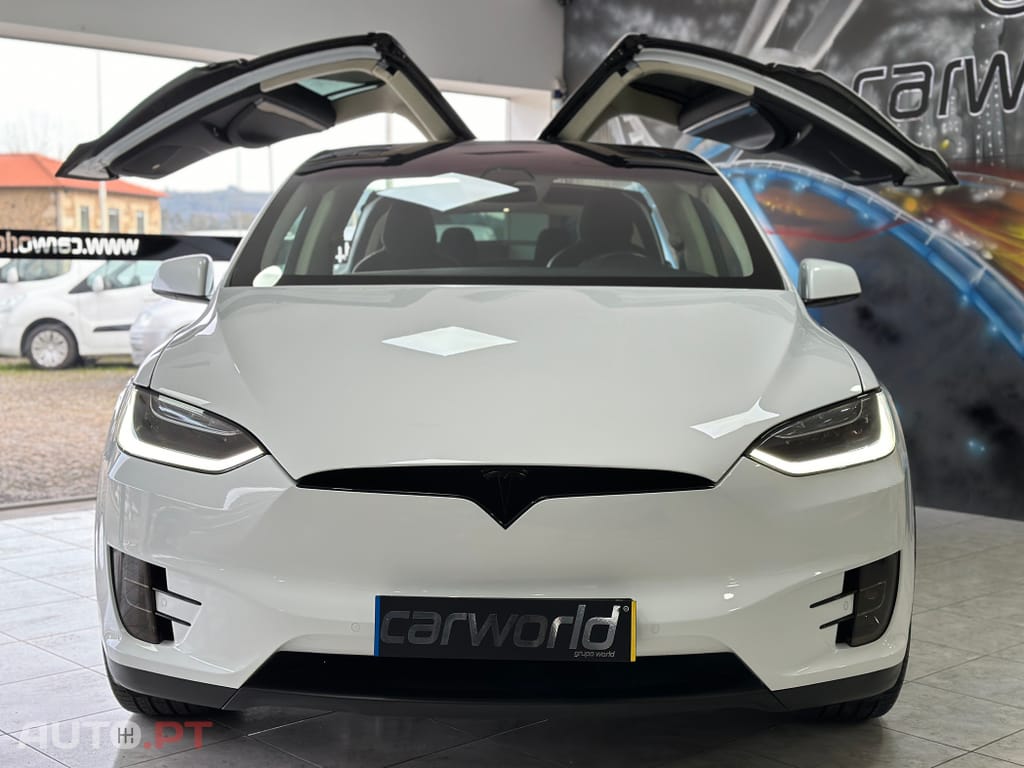 Tesla Model X Outro