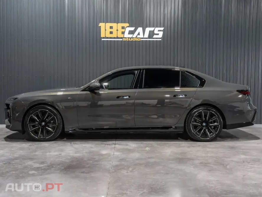 BMW 750 750e xDrive Pack Desportivo M