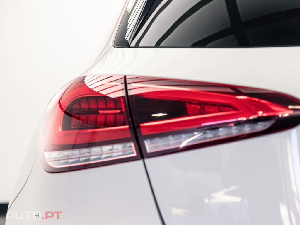 Mercedes-Benz A 250 e AMG Line