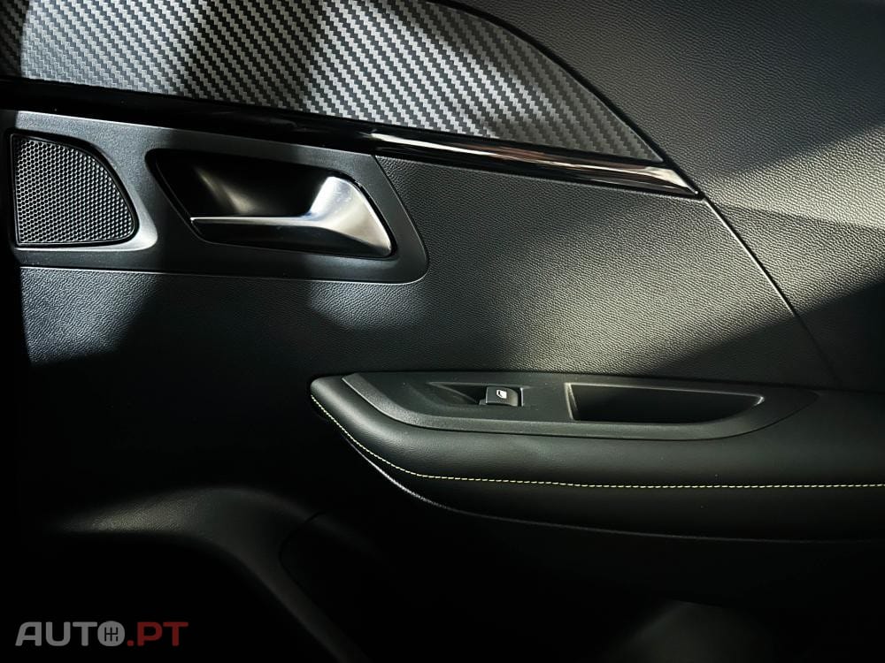 Peugeot E-2008 54 kWh GT