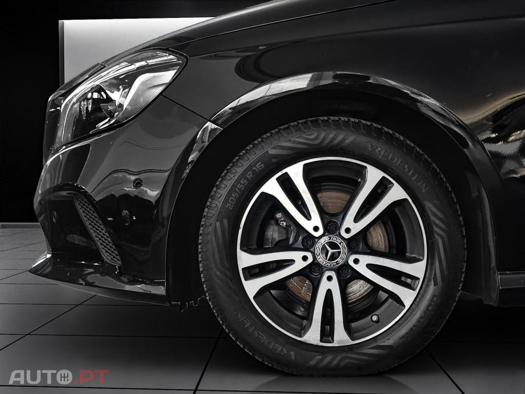 Mercedes-Benz A 180 d prestige — fotografia 20