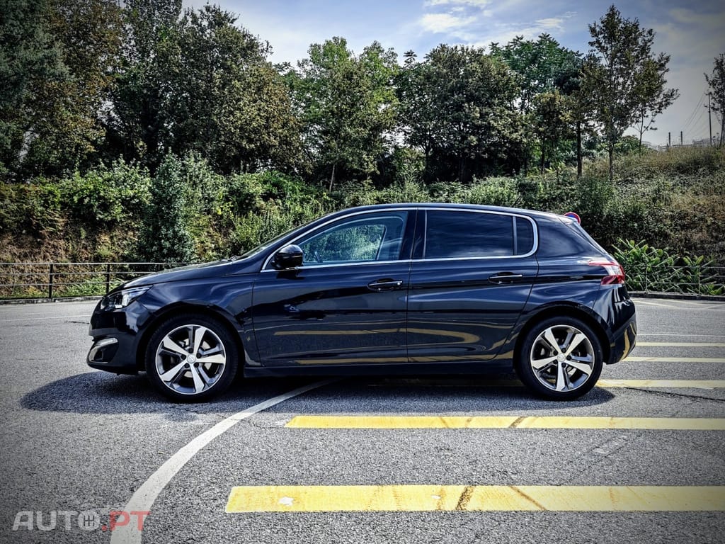 Peugeot 308 1.2 PureTech Allure Full LED