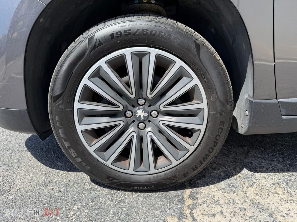 Peugeot 2008 1.2 PureTech Style