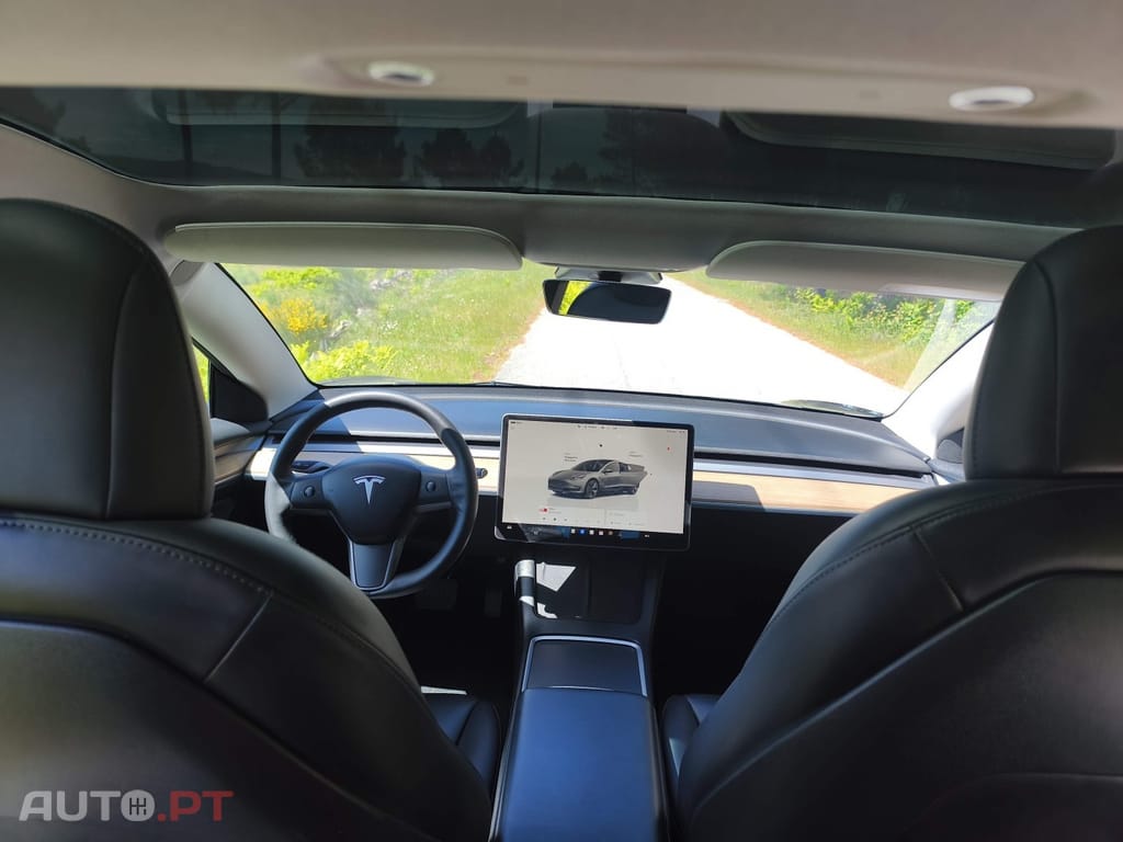 Tesla Model 3 Standard Range Plus RWD