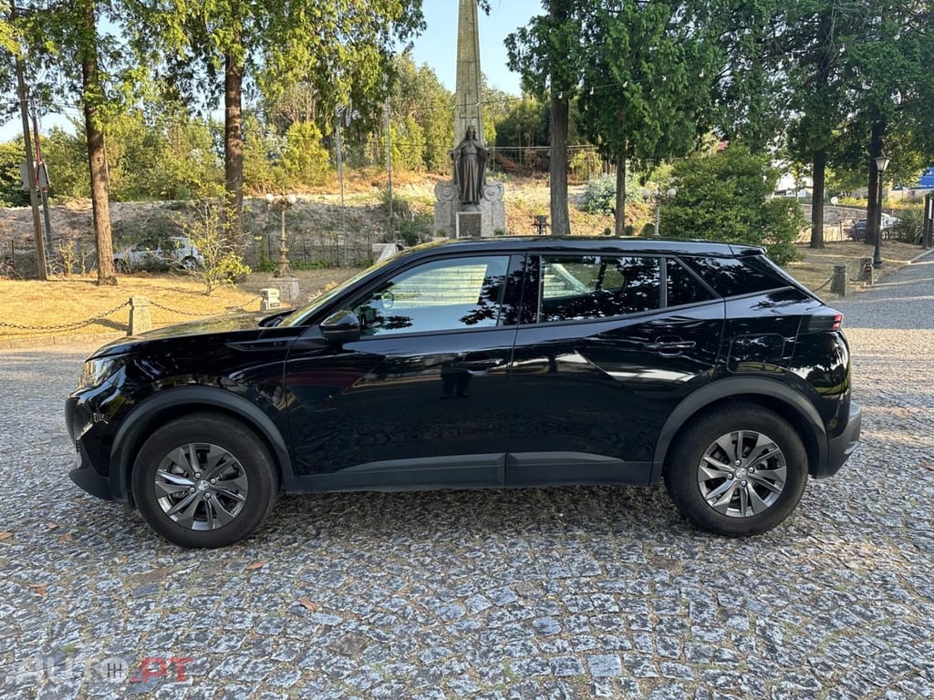 Peugeot E-2008 50 kWh Active Pack