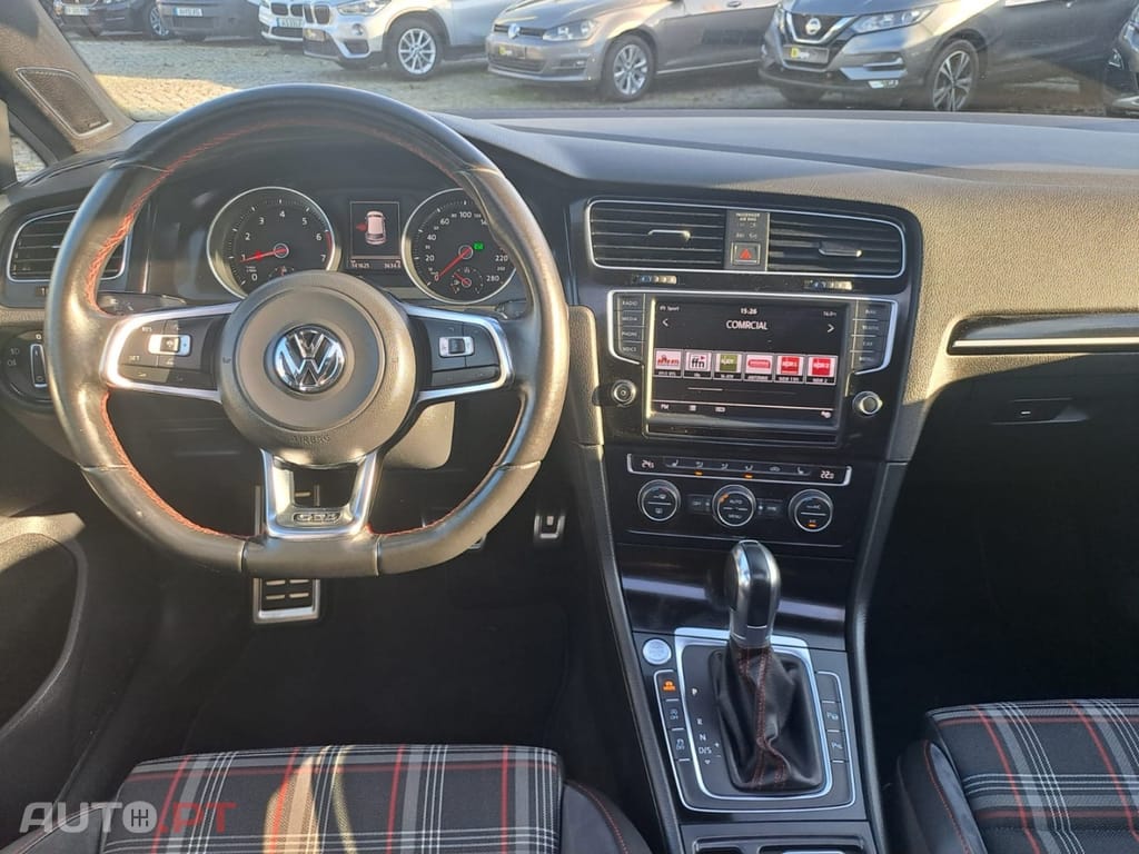 Volkswagen Golf 2.0 TSi GTi DSG Performance