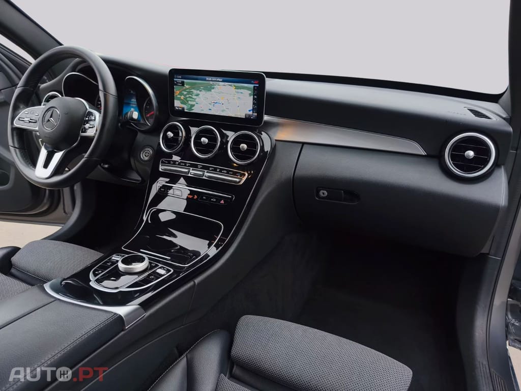 Mercedes-Benz C 300 T de AVANTGARDE I.V.A DEDUTIVEL