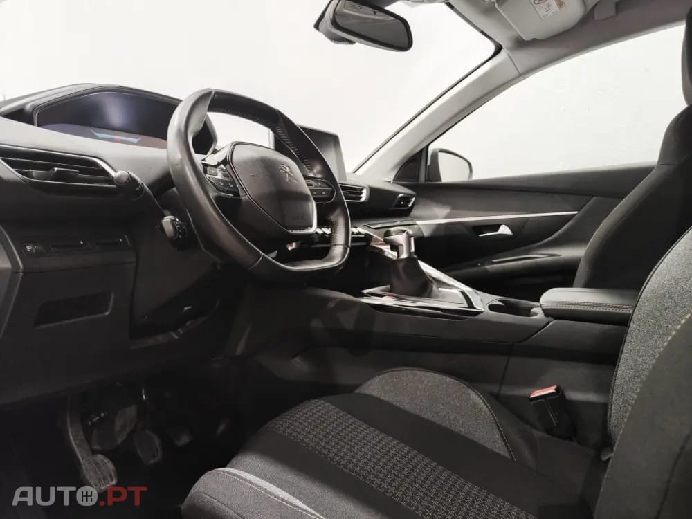 Peugeot 3008 1.5 BlueHDi Active