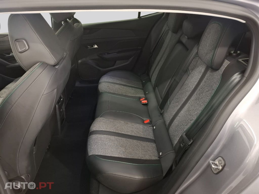 Peugeot 408 1.2 Hybrid  Allure