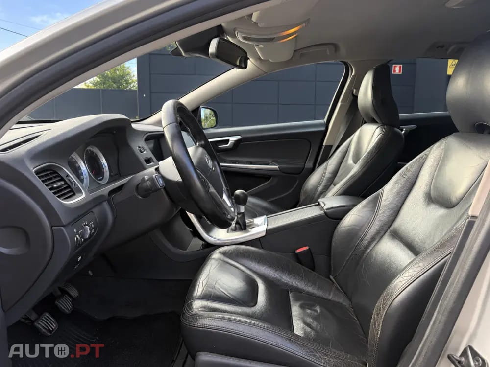 Volvo V60 1.6 D2 Momentum Eco